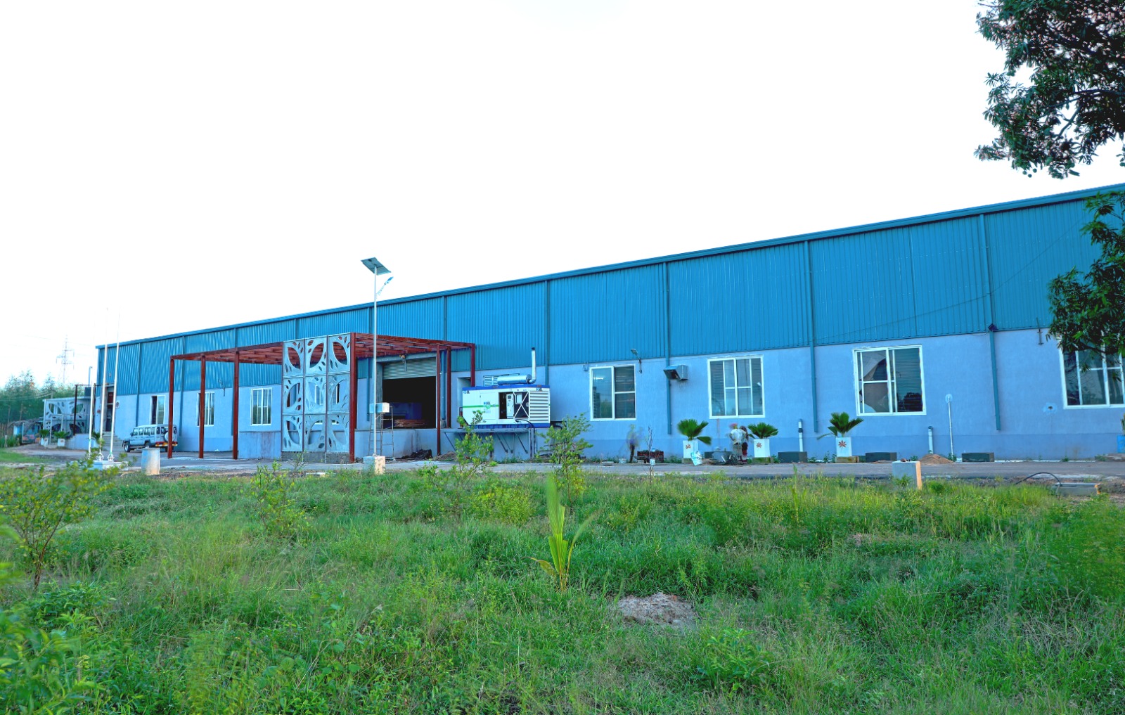 FACTORIES & WAREHOUSES